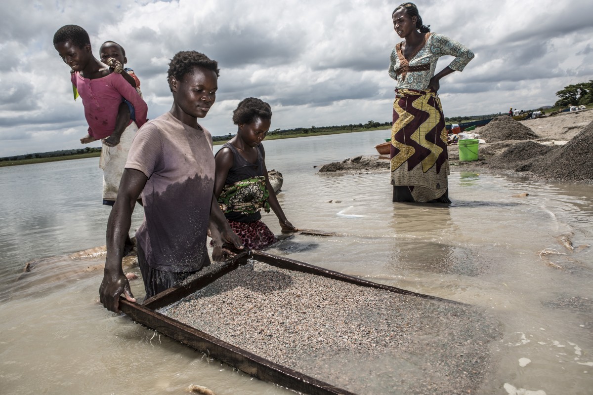Creuseurs artisanaux, dans la province du Katanga en République Démocratique du Congo  © Johanna de Tessières / Solsoc