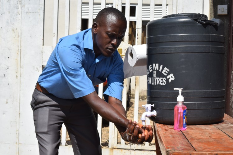 Installation d'un dispositif de lavage des mains