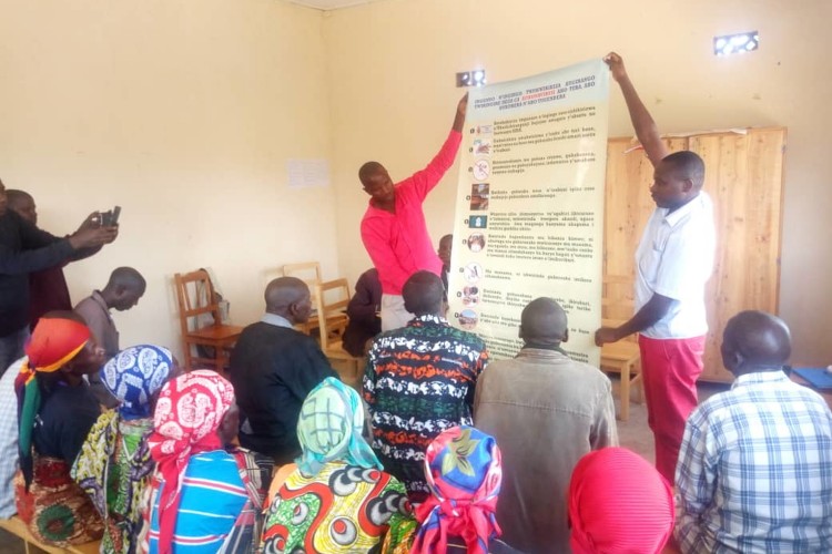 Explication du contenu de l'affiche et réponses aux différentes questions - Mutuelle TUGARUKIRAMARA de Mparamirundi. Commune Busiga, province Ngozi