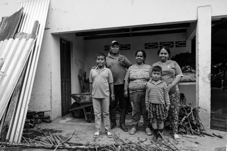 En Colombie, une partie importante de la production agricole et alimentaire est organisée en famille. Les tâches sont réparties entre les membres de la famille et la communauté.