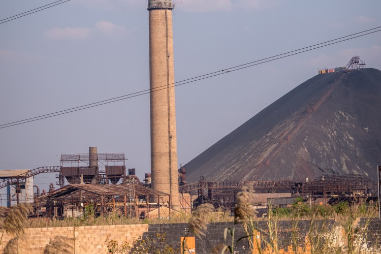 Les sites majeurs de la Gécamines, comme celui de Lubumbashi, pourtant encore partiellement fonctionnel, ne ressemblent qu’à un tas de ferrailles rouillées et abandonnées. 